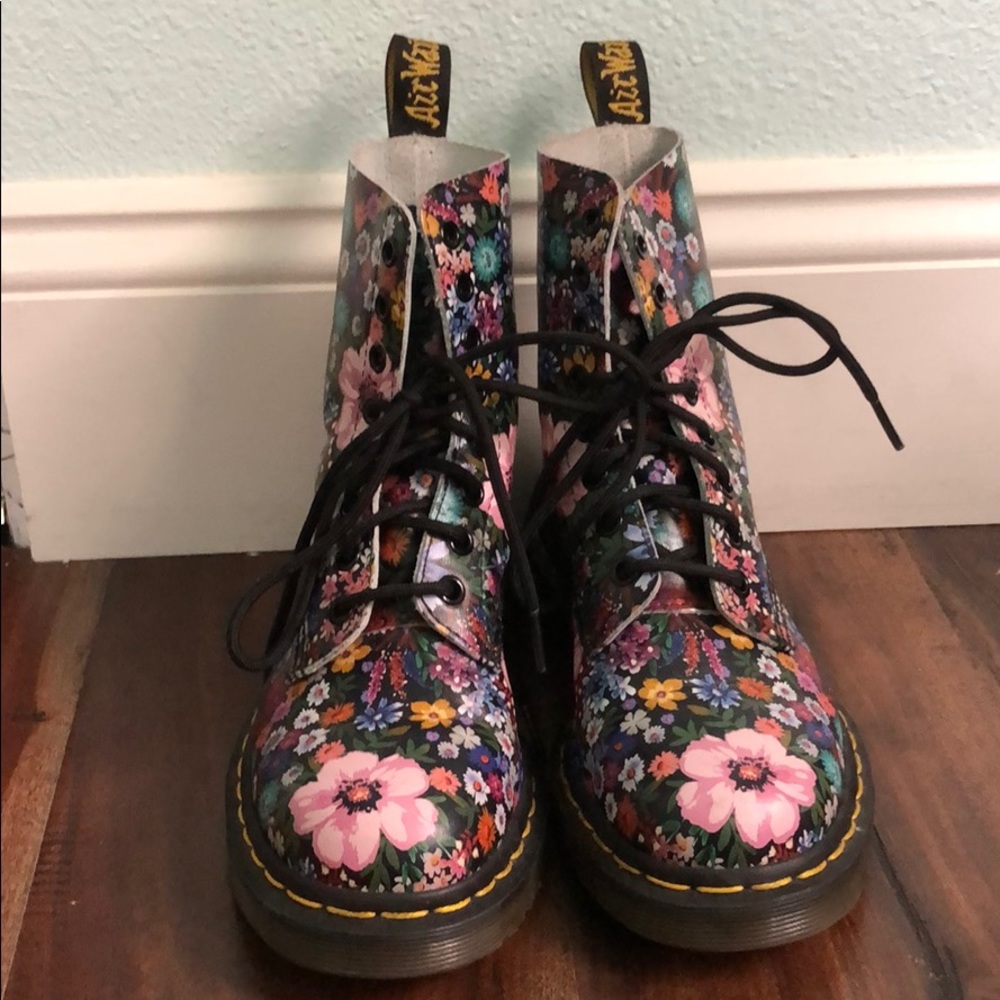 Gently Worn Floral Dr. Marten’s Size 5